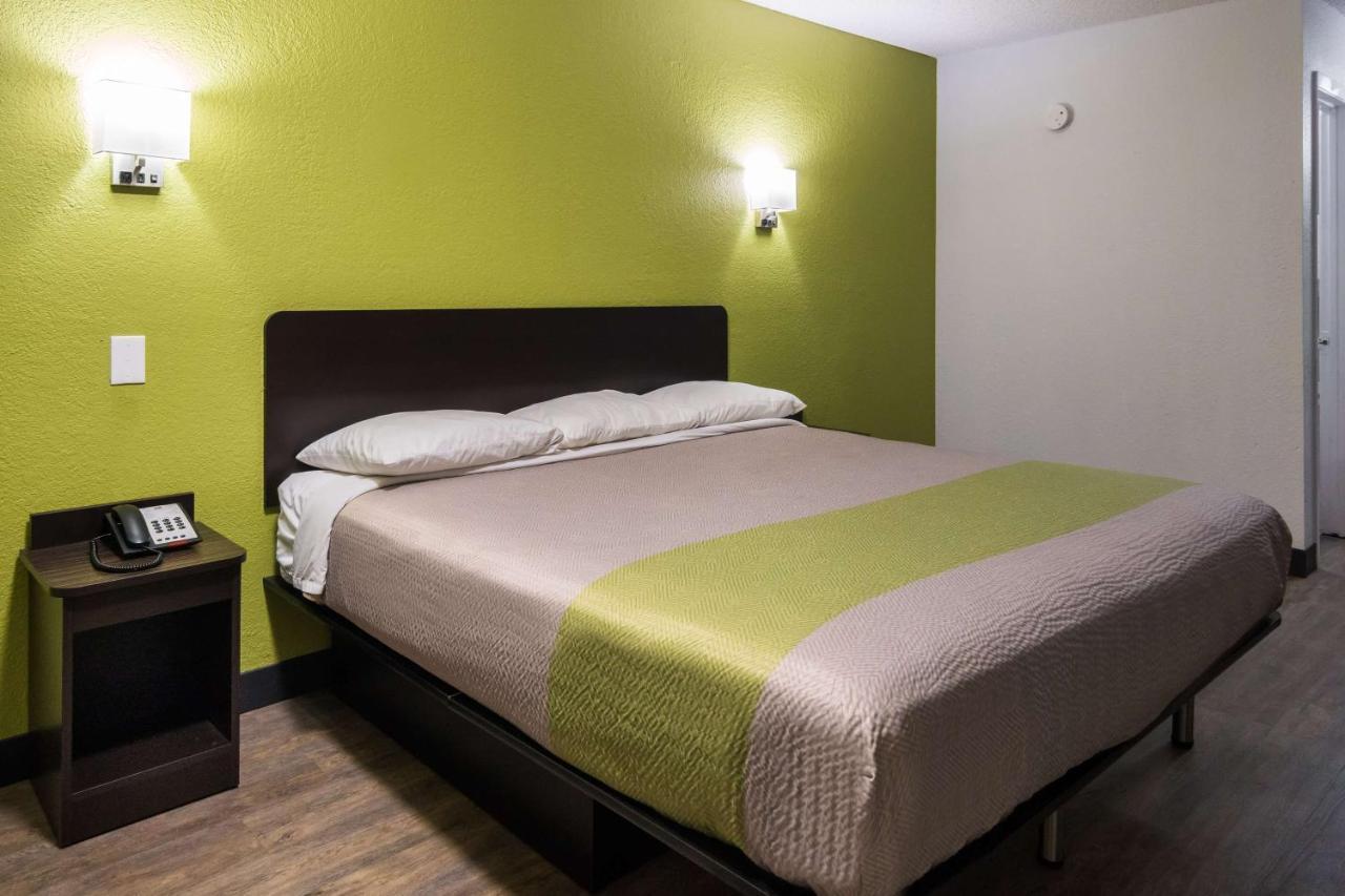 Motel 6 Irving - Loop 12 Eksteriør billede