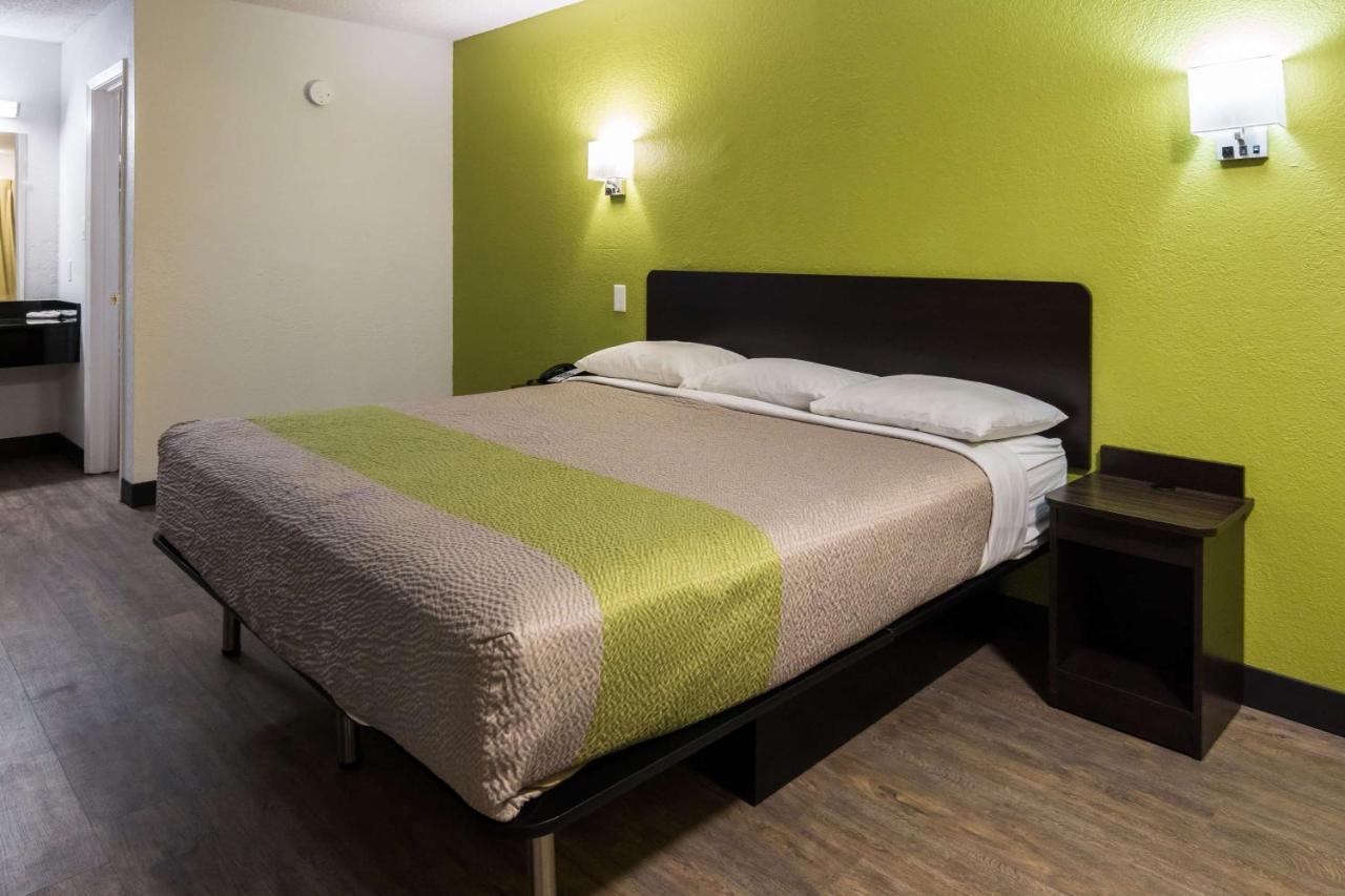 Motel 6 Irving - Loop 12 Eksteriør billede