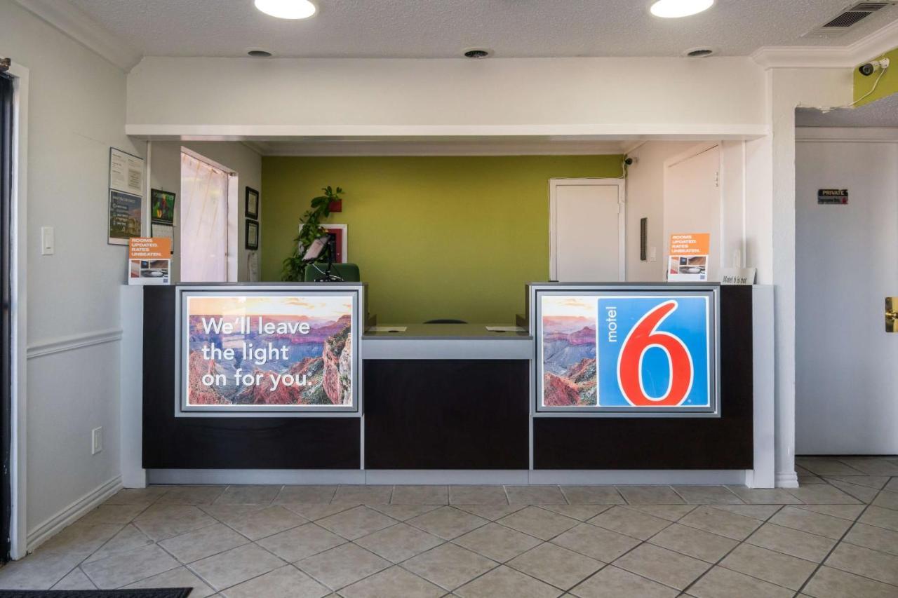 Motel 6 Irving - Loop 12 Eksteriør billede