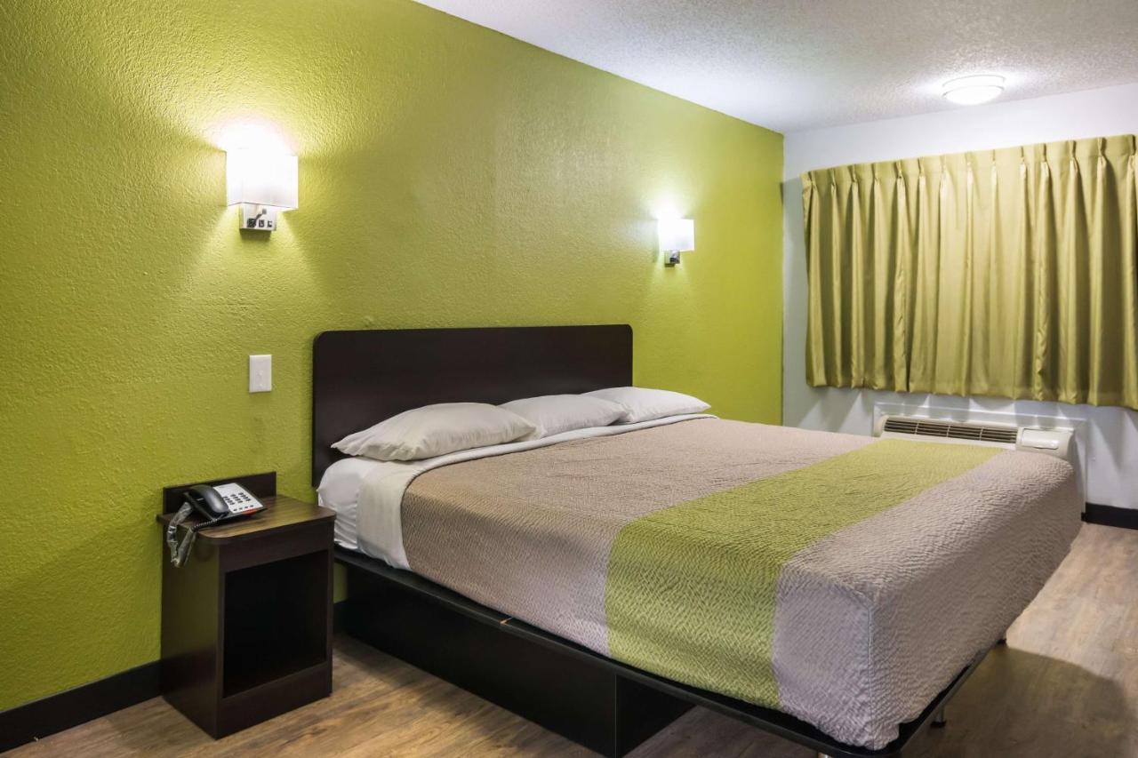 Motel 6 Irving - Loop 12 Eksteriør billede