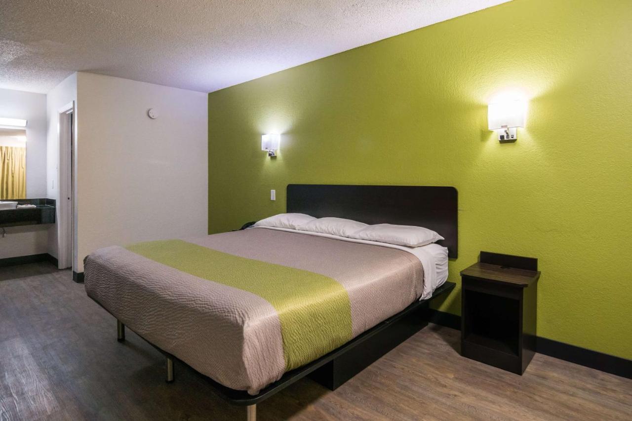 Motel 6 Irving - Loop 12 Eksteriør billede
